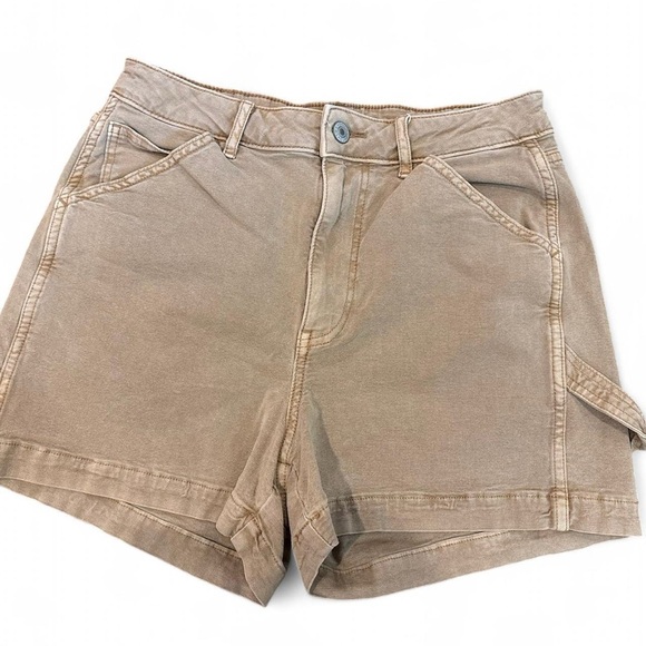 American Eagle Outfitters Pants - American Eagle Outfitters Tan Cargo Shorts Relaxed Fit